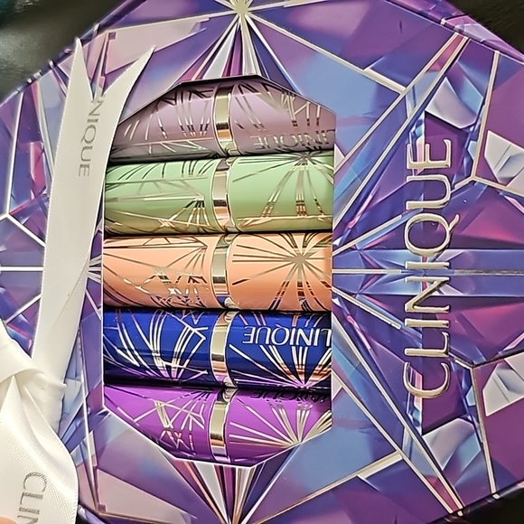 Clinique Lipstick Gift Set of 5 Full Size Plenty of Pop colors New - Picture 2 of 4